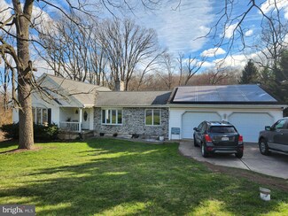 606 Glenwood Dr, Ephrata, PA 17522