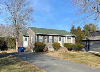 32 Seaview Ave, Fairhaven, MA 02719