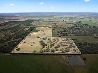 783 Fm1333, Poteet, TX 78065