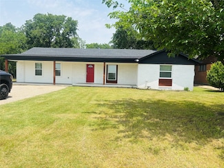 4829 S Riverside Dr, Fort Worth, TX 76119