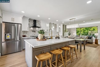 1736 Golden Rain Rd Unit 2, Walnut Creek, CA 94595