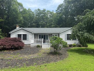 44 Pantelop Rd, Bloomingburg, NY 12721