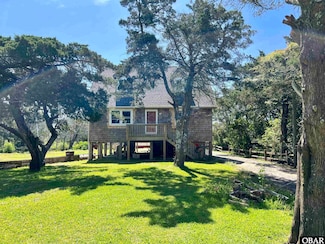 108 Loop Rd, Ocracoke, NC 27960