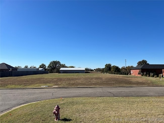 2005 E Woodland Cir, Muskogee, OK 74403