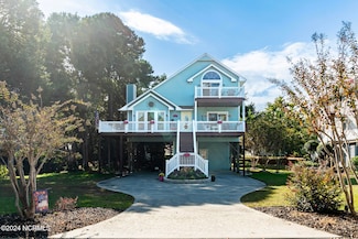 8713 Emerald Plantation Rd, Emerald Isle, NC 28594