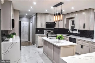 2198 Cambridge Cir, Jamison, PA 18929