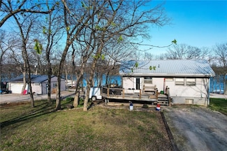 561 & 557 Lakeside Dr, La Cygne, KS 66040
