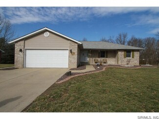 201 Wildwood St, Albers, IL 62215