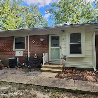 12 Swift Ln Unit F, Whiting, NJ 08759