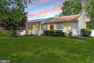 24 Lincoln Dr, Clementon, NJ 08021