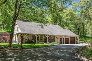 15200 Highland Trail, Minnetonka, MN 55345