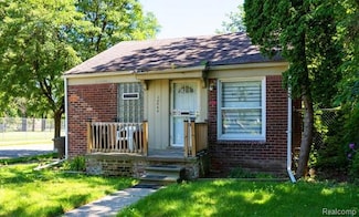 10444 Wayburn St, Detroit, MI 48224