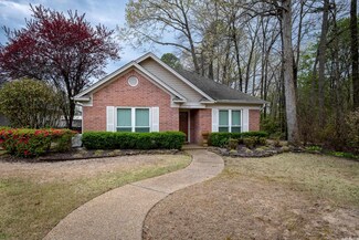 11 Charleston Place, Little Rock, AR 72205