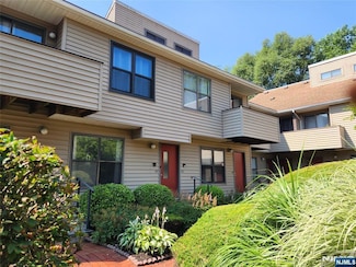 77 Liberty St Unit 44, Little Ferry, NJ 07643