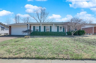 660 Dewayne Dr, Florissant, MO 63031