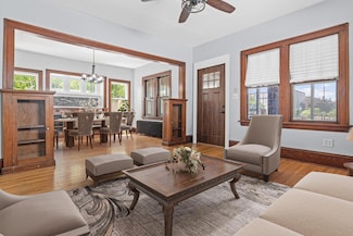604 Asbury St, Saint Paul, MN 55104