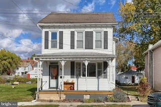 7 W Maple Ave, Myerstown, PA 17067
