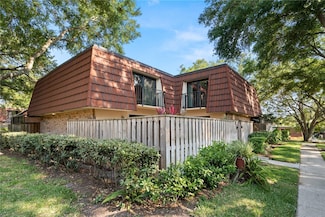 2705 5th Ct, Palm Harbor, FL 34684