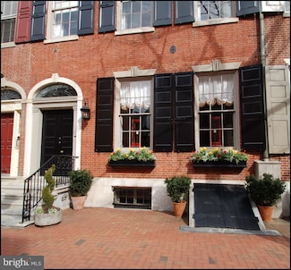 259 S 4th St, Philadelphia, PA 19106