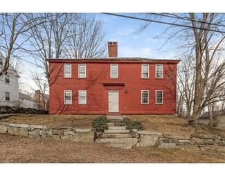 5 Swamscott St, Newfields, NH 03856