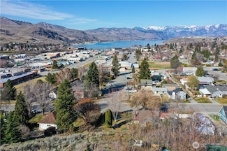 524 E Allen Ave, Chelan, WA 98816