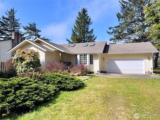 457 Dolphin Ave NE, Ocean Shores, WA 98569