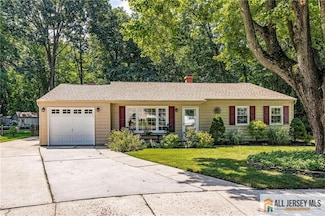 16 Eisenhower Ct, Matawan, NJ 07747