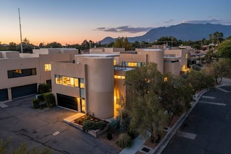 9323 Hilton Ave NE, Albuquerque, NM 87111