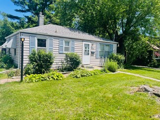 826 Washburn St, Elgin, IL 60123