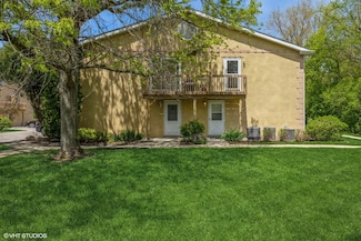 1162 Greenwood Cir Unit 10B, Woodstock, IL 60098