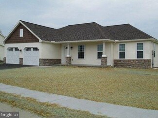 121 Lentz Dr, Harrisburg, PA 17112