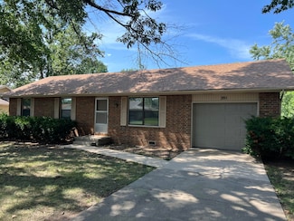 201 E Scott Wayne Dr, Nixa, MO 65714