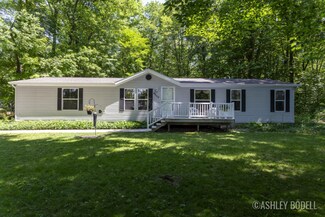 4660 Division Ave N, Comstock Park, MI 49321
