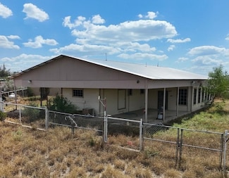 19 Hatfield Ln, Zapata, TX 78076