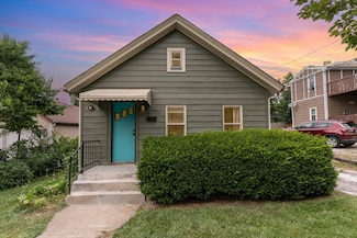 200 Jefferson Ave, Elgin, IL 60120