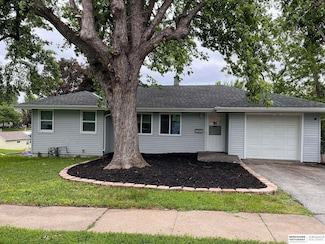 4972 Maple St, Omaha, NE 68104