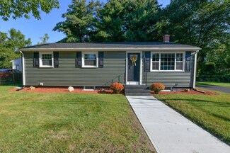 33 Fyffe Ave, Cranston, RI 02920