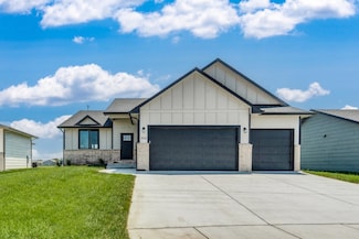 5542 N Saint Paul St, Wichita, KS 67204