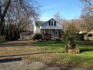 695 Burwell Rd, Leavittsburg, OH 44430
