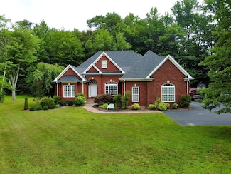 315 Froedge Dr, Lafayette, TN 37083