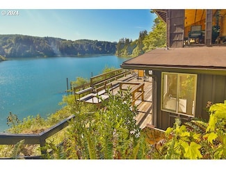 1335 N Tenmile Lake, Lakeside, OR 97449