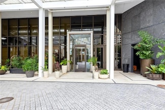 2 Canal St Unit 2506, New Orleans, LA 70130