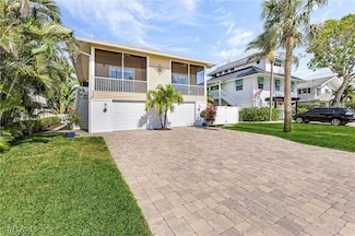 1292 Rainbow Ct, Naples, FL 34110