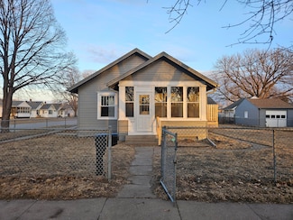 525 N 26th St, Council Bluffs, IA 51501