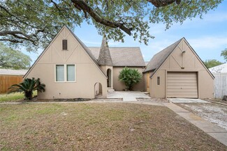 122 S Mccampbell St, Aransas Pass, TX 78336