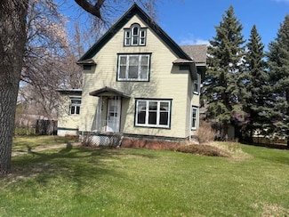 923 2nd St NE, Fessenden, ND 58438