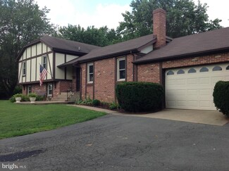 9826 Hynson Dr, Manassas, VA 20111