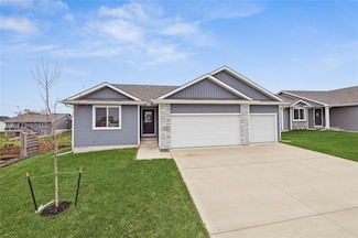 565 NW Prairie Rose Ln, Waukee, IA 50263