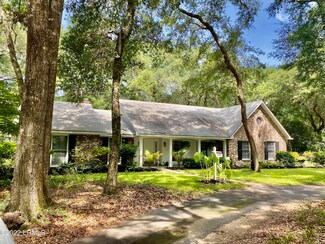 42 Sea Gull Dr, Beaufort, SC 29907