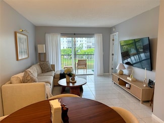 2222 N Cypress Bend Dr Unit 408, Pompano Beach, FL 33069